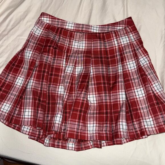 Red Plaid Pleated Mini Skirt - Picture 2 of 3